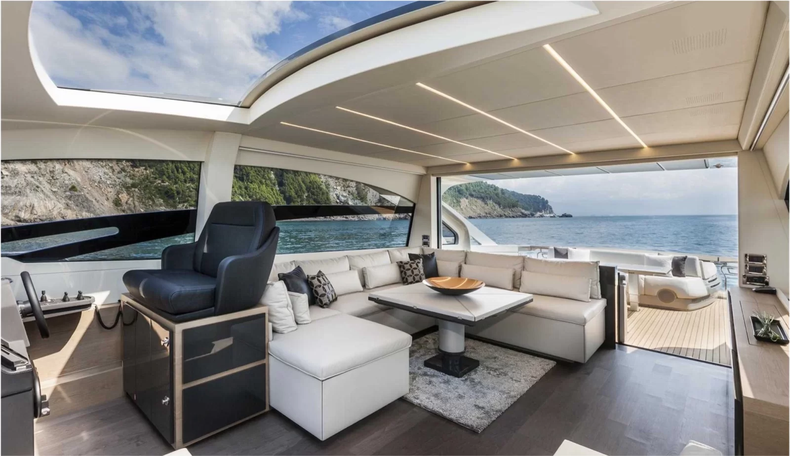 Yacht gallery image